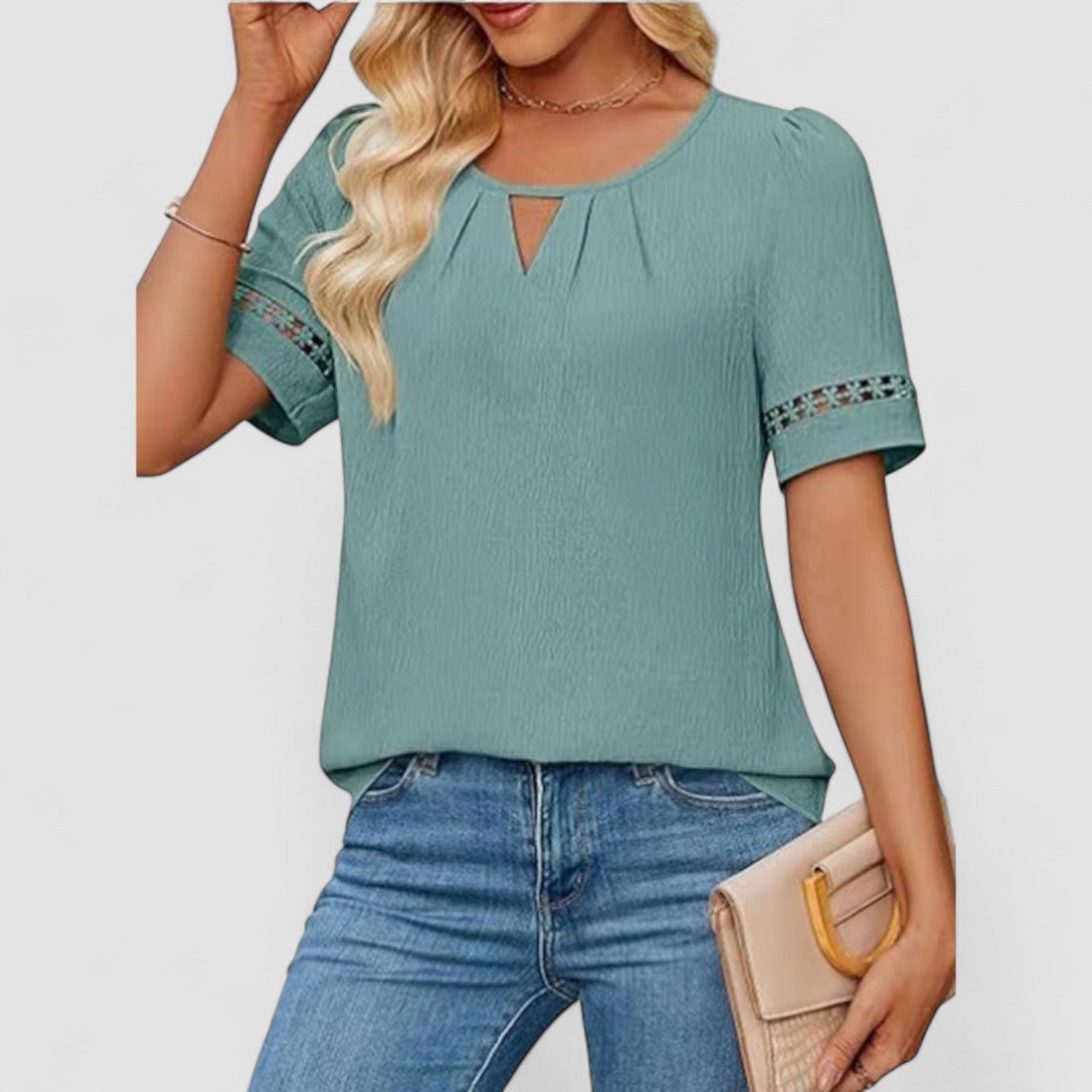 Chic Parsienne™ | Ylva – Haut léger avec des détails en dentelle