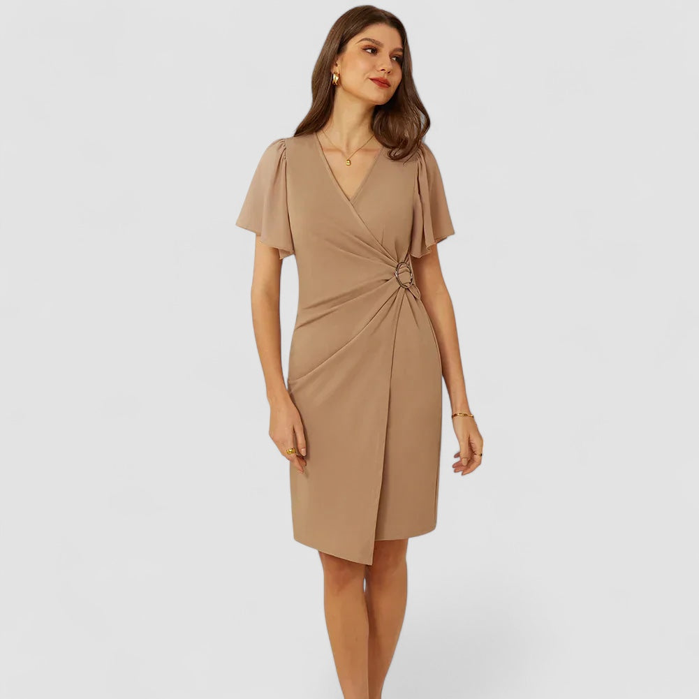 Chic Parsienne™ | Élégante robe beige à encolure croisée
